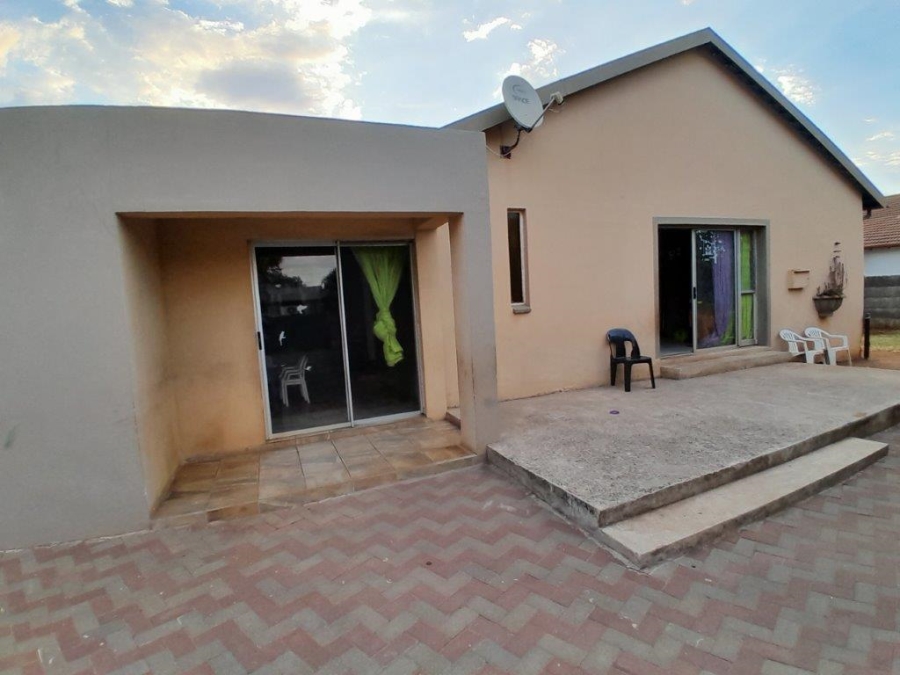 3 Bedroom Property for Sale in Oos Einde North West